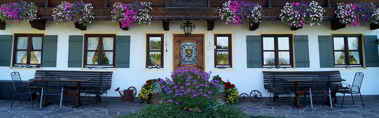 Hof mit Blumen